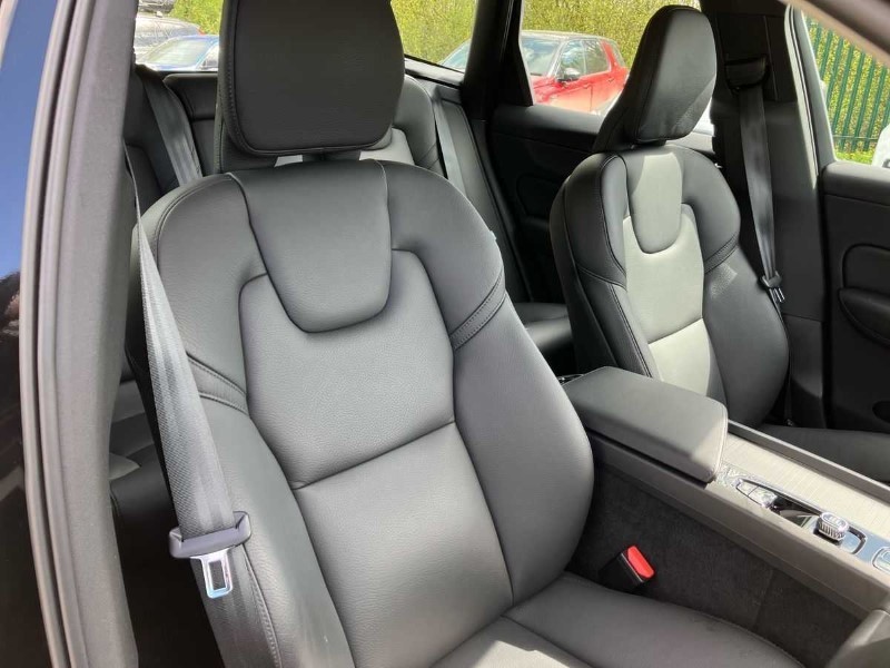 2023 (23) VOLVO XC60 2.0 B4P Plus Dark 5dr Geartronic 3409793