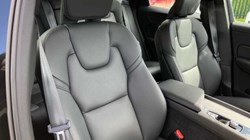 2023 (23) VOLVO XC60 2.0 B4P Plus Dark 5dr Geartronic 3409793