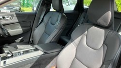 2023 (23) VOLVO XC60 2.0 B4P Plus Dark 5dr Geartronic 3409808