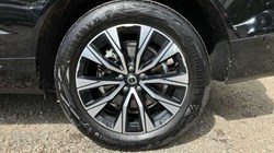 2023 (23) VOLVO XC60 2.0 B4P Plus Dark 5dr Geartronic 3409786