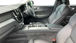 2023 (23) VOLVO XC60 2.0 B4P Plus Dark 5dr Geartronic 3409781