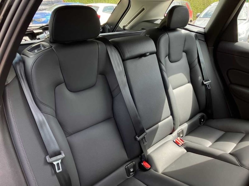 2023 (23) VOLVO XC60 2.0 B4P Plus Dark 5dr Geartronic 3409807