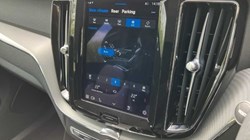 2023 (23) VOLVO XC60 2.0 B4P Plus Dark 5dr Geartronic 3409803