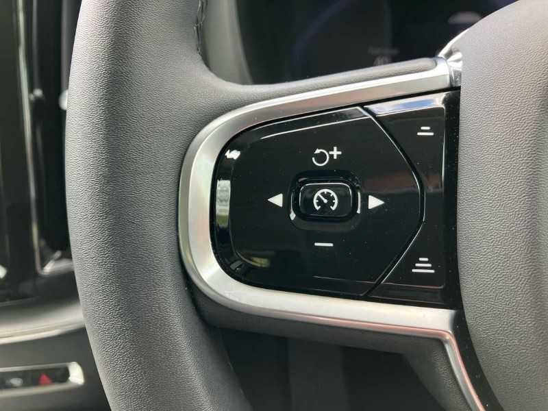 2023 (23) VOLVO XC60 2.0 B4P Plus Dark 5dr Geartronic 3409795