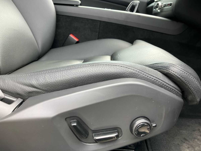 2023 (23) VOLVO XC60 2.0 B4P Plus Dark 5dr Geartronic 3409791