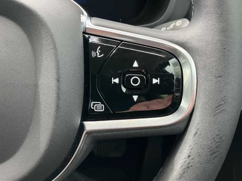 2023 (23) VOLVO XC60 2.0 B4P Plus Dark 5dr Geartronic 3409796