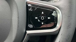 2023 (23) VOLVO XC60 2.0 B4P Plus Dark 5dr Geartronic 3409796