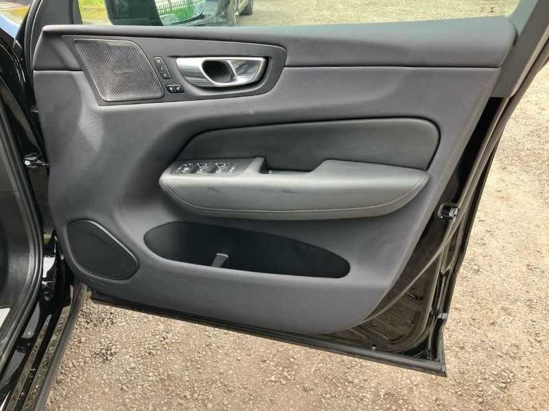 2023 (23) VOLVO XC60 2.0 B4P Plus Dark 5dr Geartronic 3409788