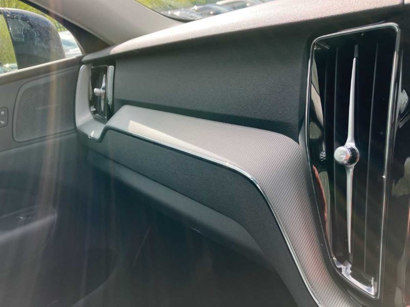 2023 (23) VOLVO XC60 2.0 B4P Plus Dark 5dr Geartronic 3409804