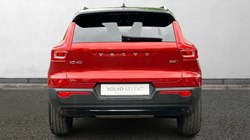 2021 (21) VOLVO XC40 2.0 B4P R DESIGN 5dr AWD Auto 3179639