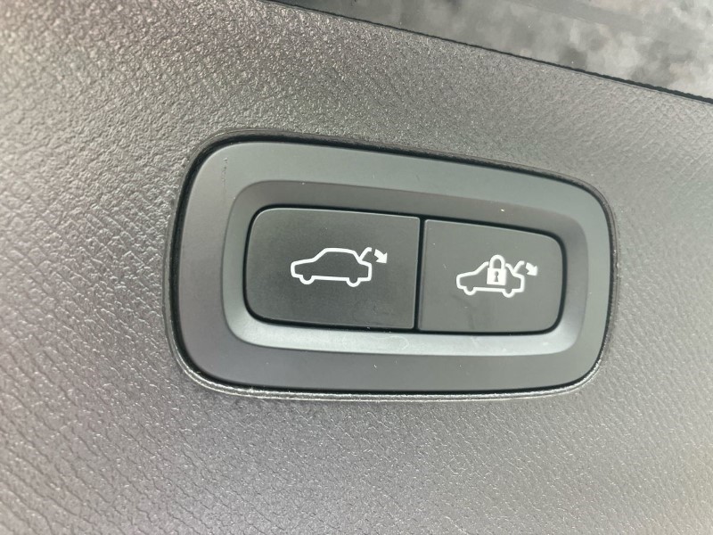 2023 (23) VOLVO XC90 2.0 B5D [235] Plus Dark 5dr AWD Geartronic 3338992