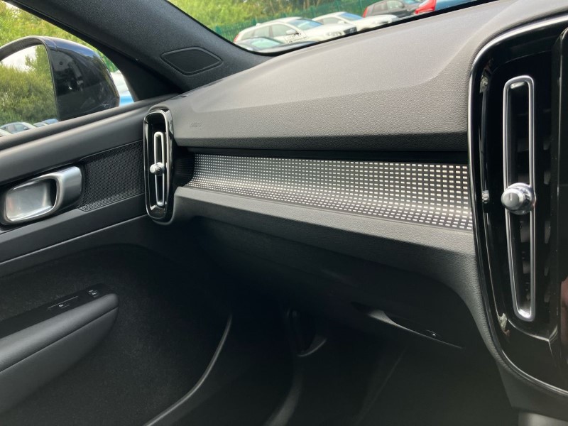 2020 (70) VOLVO XC40 1.5 T3 [163] R DESIGN 5dr 3439885