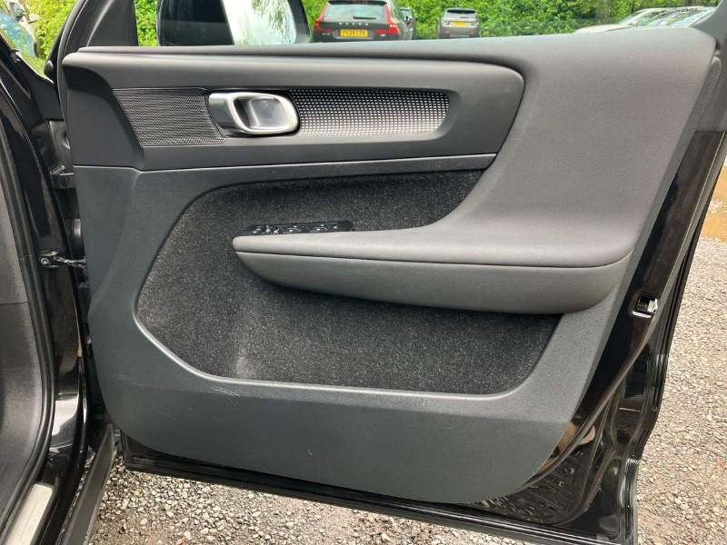 2020 (70) VOLVO XC40 1.5 T3 [163] R DESIGN 5dr 3439868