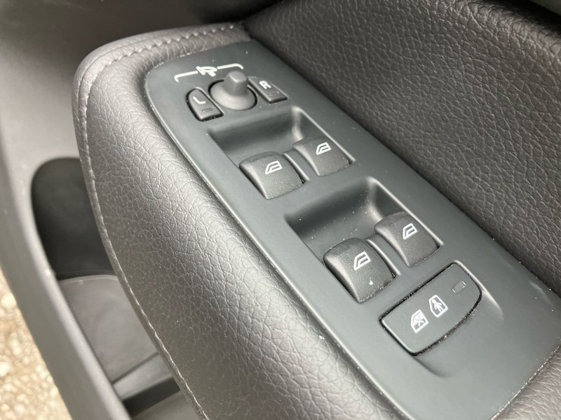 2020 (20) VOLVO XC60 2.0 D4 Momentum Pro 5dr Geartronic 3460696