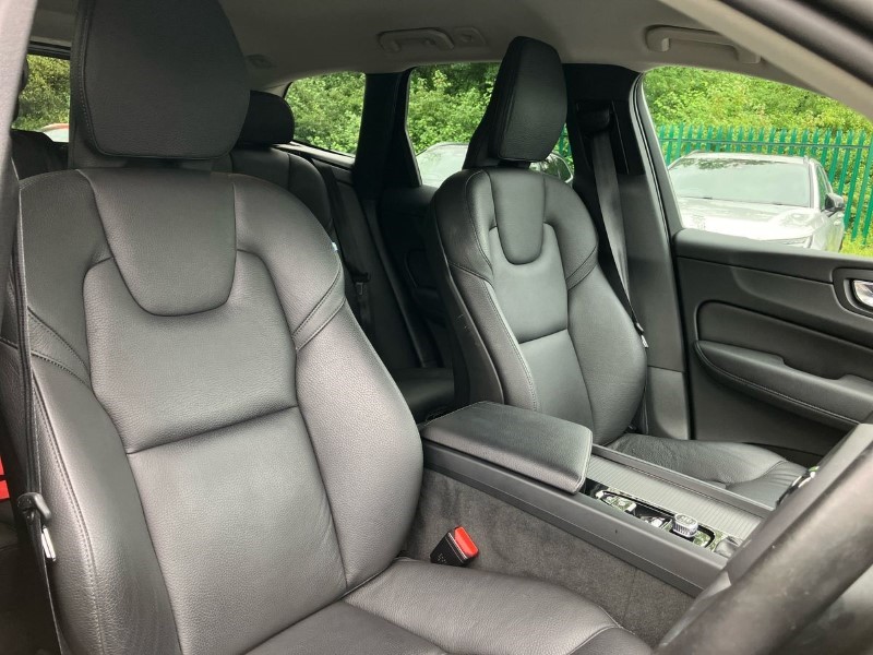 2020 (20) VOLVO XC60 2.0 D4 Momentum Pro 5dr Geartronic 3460699