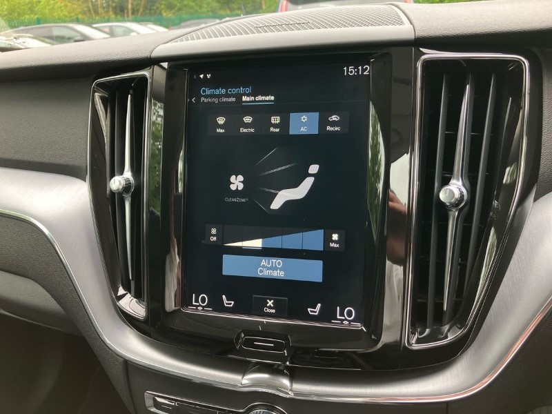 2020 (20) VOLVO XC60 2.0 D4 Momentum Pro 5dr Geartronic 3460709