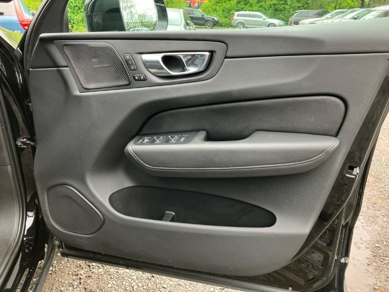 2020 (20) VOLVO XC60 2.0 D4 Momentum Pro 5dr Geartronic 3460694