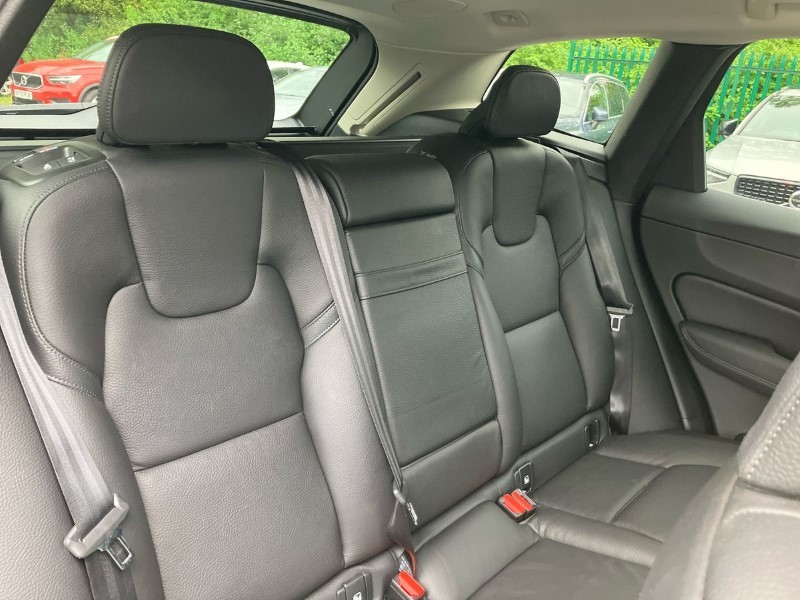 2020 (20) VOLVO XC60 2.0 D4 Momentum Pro 5dr Geartronic 3460715