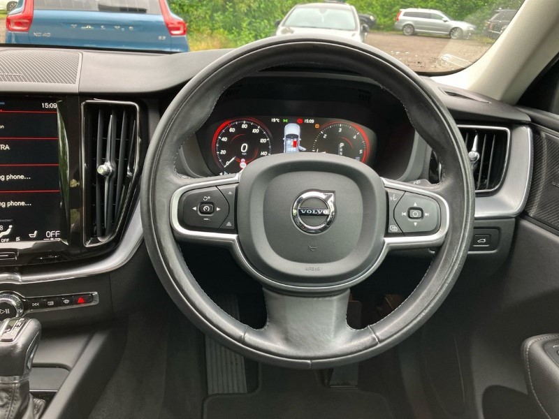 2020 (20) VOLVO XC60 2.0 D4 Momentum Pro 5dr Geartronic 3460700