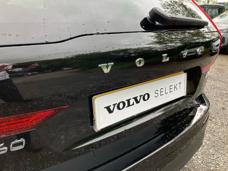 2020 (20) VOLVO XC60 2.0 D4 Momentum Pro 5dr Geartronic 3460727