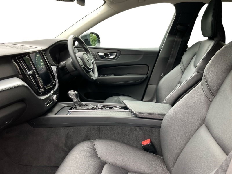 2020 (20) VOLVO XC60 2.0 D4 Momentum Pro 5dr Geartronic 3460686