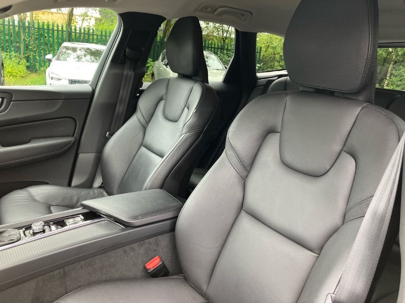 2020 (20) VOLVO XC60 2.0 D4 Momentum Pro 5dr Geartronic 3460716