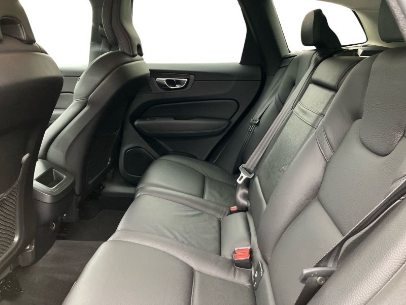 2020 (20) VOLVO XC60 2.0 D4 Momentum Pro 5dr Geartronic 3460687