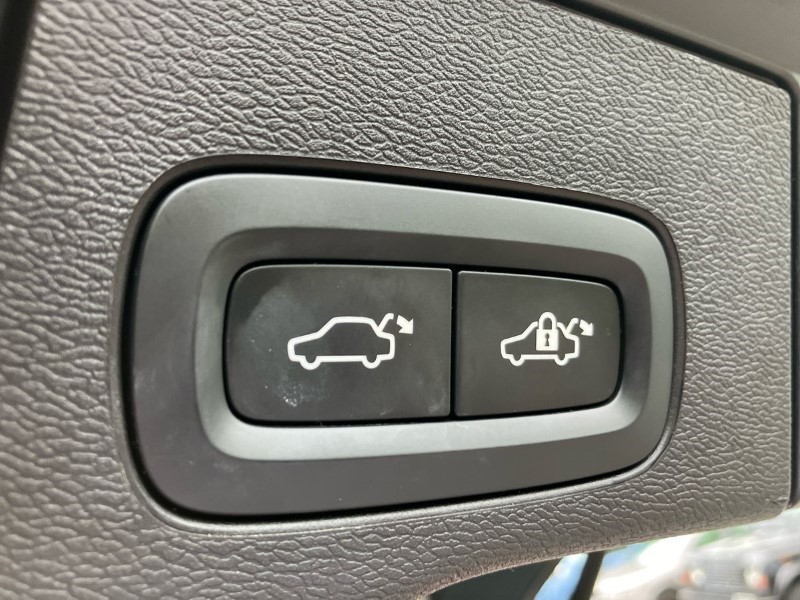 2020 (20) VOLVO XC60 2.0 D4 Momentum Pro 5dr Geartronic 3460719