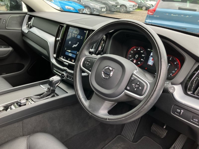 2020 (20) VOLVO XC60 2.0 D4 Momentum Pro 5dr Geartronic 3460693