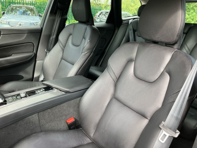 2023 (73) VOLVO XC60 2.0 B4D Plus Dark 5dr AWD Geartronic 3441061