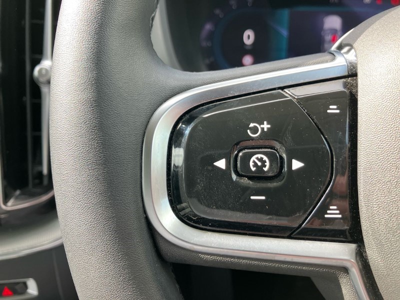 2023 (73) VOLVO XC60 2.0 B4D Plus Dark 5dr AWD Geartronic 3441048