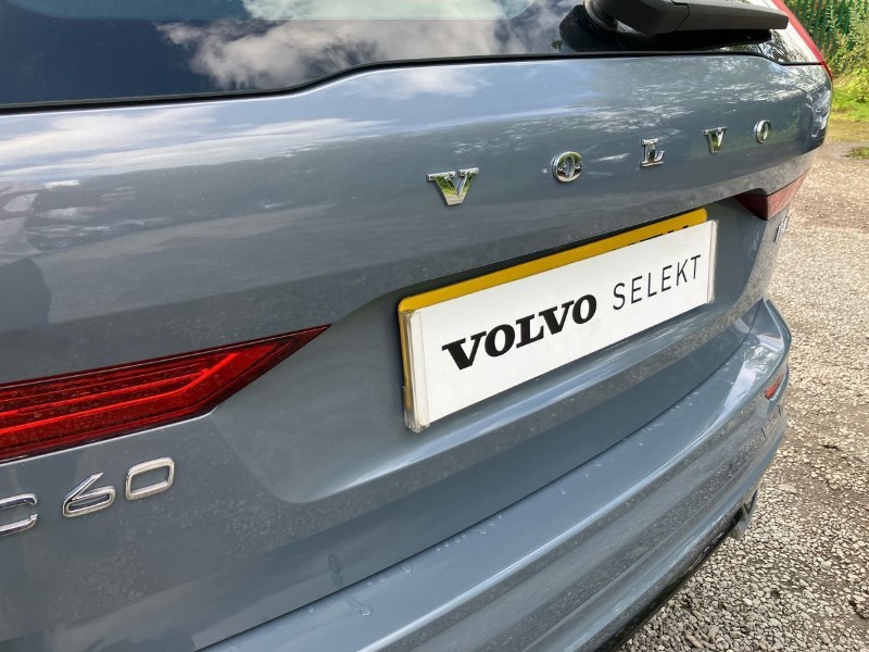 2023 (73) VOLVO XC60 2.0 B4D Plus Dark 5dr AWD Geartronic 3441072