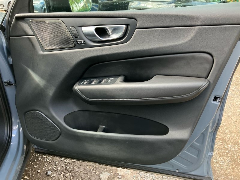 2023 (73) VOLVO XC60 2.0 B4D Plus Dark 5dr AWD Geartronic 3441041