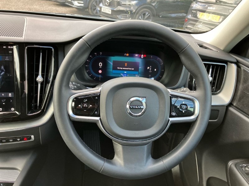 2023 (73) VOLVO XC60 2.0 B4D Plus Dark 5dr AWD Geartronic 3441047