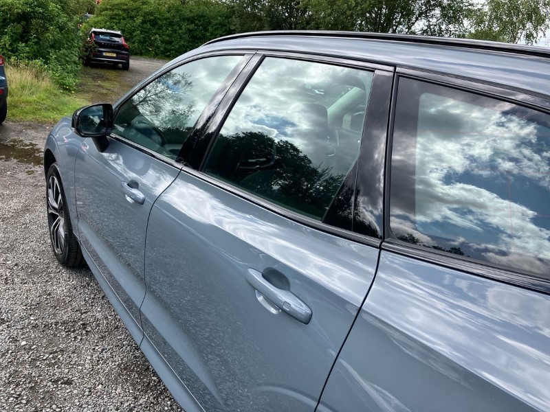 2023 (73) VOLVO XC60 2.0 B4D Plus Dark 5dr AWD Geartronic 3441065