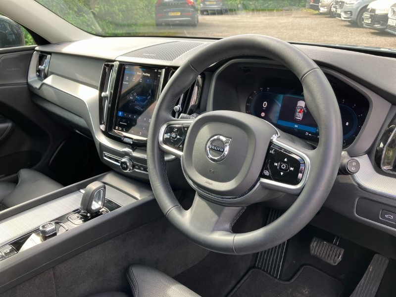 2023 (73) VOLVO XC60 2.0 B4D Plus Dark 5dr AWD Geartronic 3441040