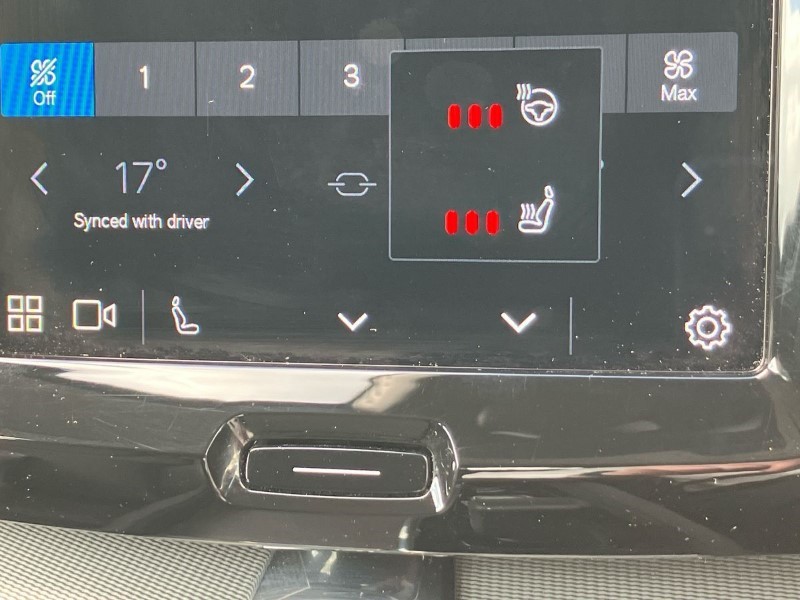 2023 (73) VOLVO XC60 2.0 B4D Plus Dark 5dr AWD Geartronic 3441056