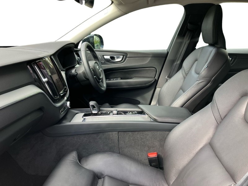 2023 (73) VOLVO XC60 2.0 B4D Plus Dark 5dr AWD Geartronic 3441033