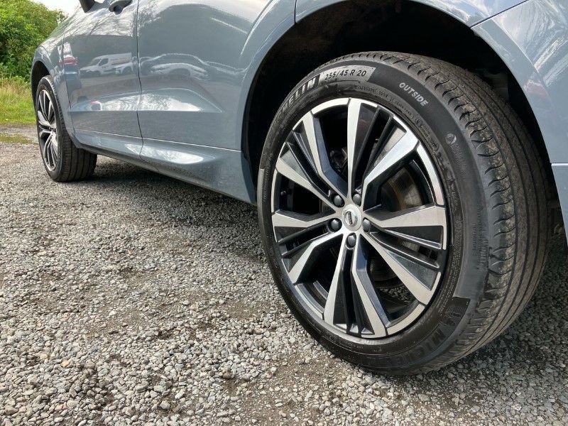 2023 (73) VOLVO XC60 2.0 B4D Plus Dark 5dr AWD Geartronic 3441066