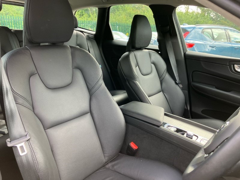 2023 (73) VOLVO XC60 2.0 B4D Plus Dark 5dr AWD Geartronic 3441046