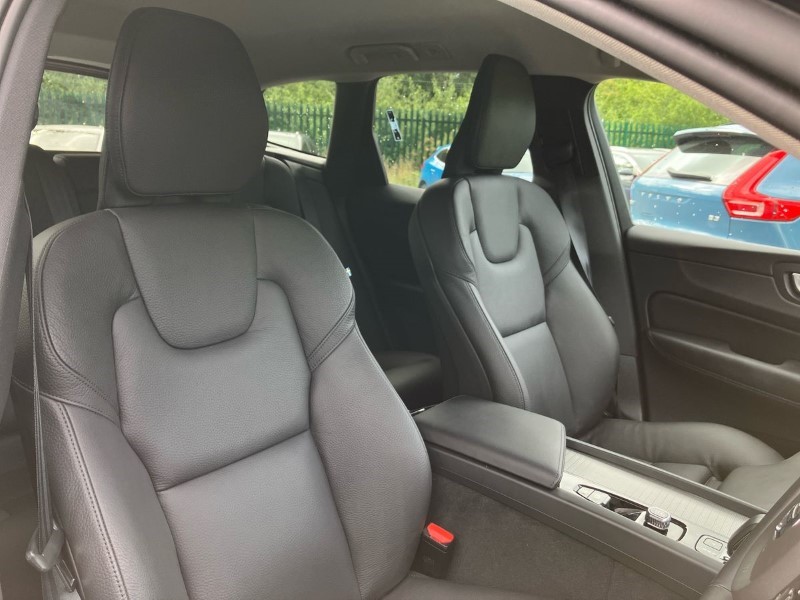 2023 (73) VOLVO XC60 2.0 B4D Plus Dark 5dr AWD Geartronic 3444268