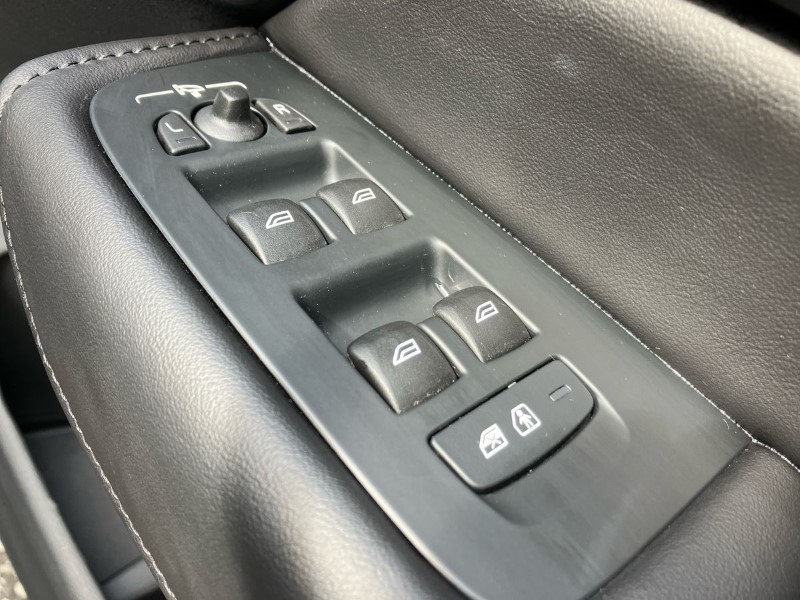 2023 (73) VOLVO XC60 2.0 B4D Plus Dark 5dr AWD Geartronic 3444265