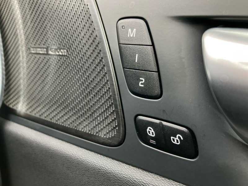 2023 (73) VOLVO XC60 2.0 B4D Plus Dark 5dr AWD Geartronic 3444295