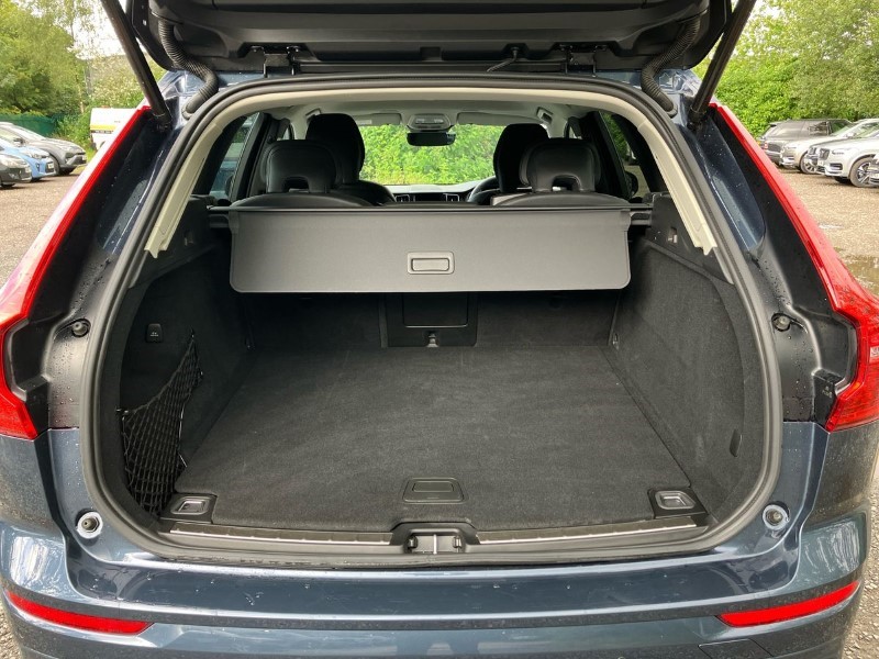 2023 (73) VOLVO XC60 2.0 B4D Plus Dark 5dr AWD Geartronic 3444285