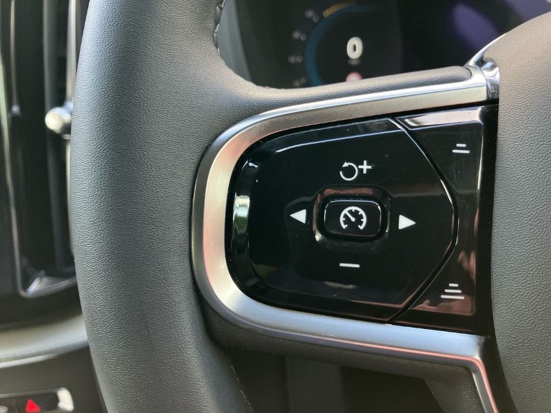 2023 (73) VOLVO XC60 2.0 B4D Plus Dark 5dr AWD Geartronic 3444270