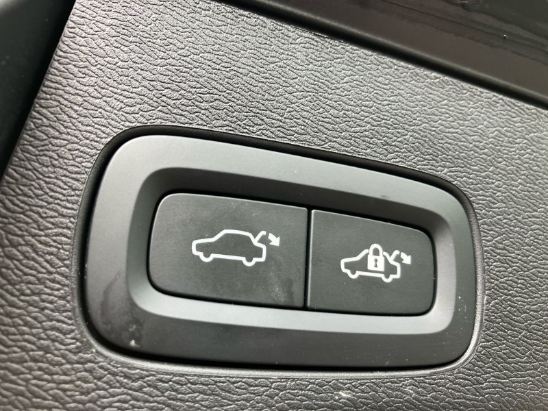 2023 (73) VOLVO XC60 2.0 B4D Plus Dark 5dr AWD Geartronic 3444286