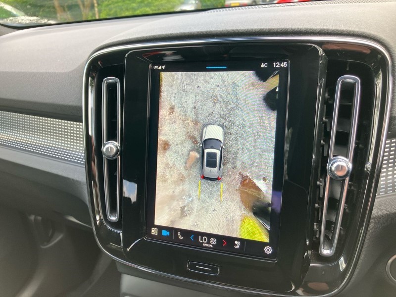 2024 (73) VOLVO XC40 2.0 B4P Ultimate Dark 5dr Auto 3444154