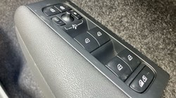 2024 (73) VOLVO XC40 2.0 B4P Ultimate Dark 5dr Auto 3444143