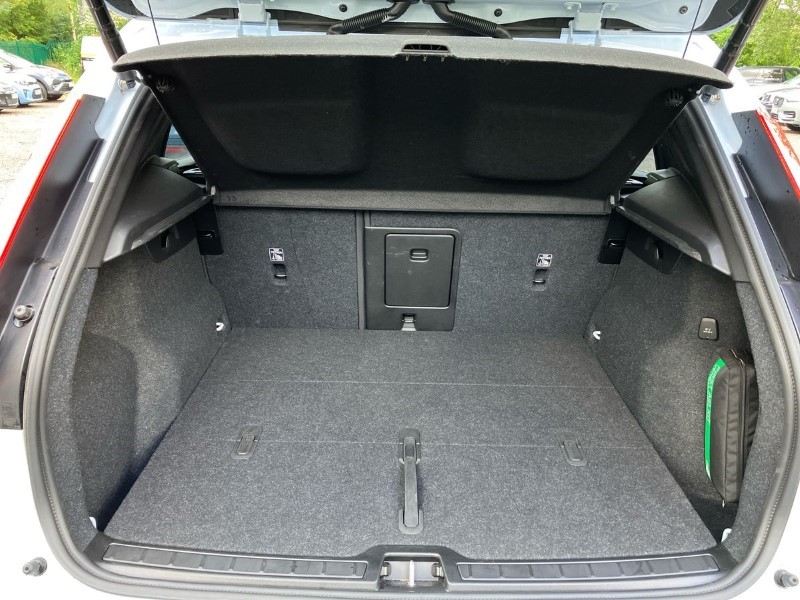 2024 (73) VOLVO XC40 2.0 B4P Ultimate Dark 5dr Auto 3444164