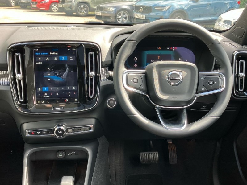 2024 (73) VOLVO XC40 2.0 B4P Ultimate Dark 5dr Auto 3444151